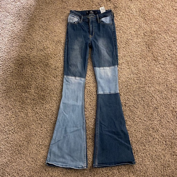 Hollister Flare Jeans - Picture 1 of 4